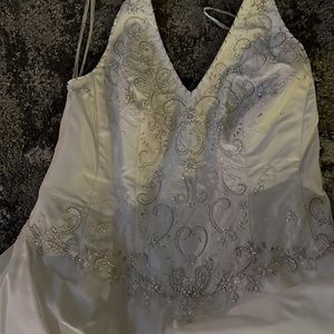 Size 18 wedding dress David’s bridal with little jacket size 1x